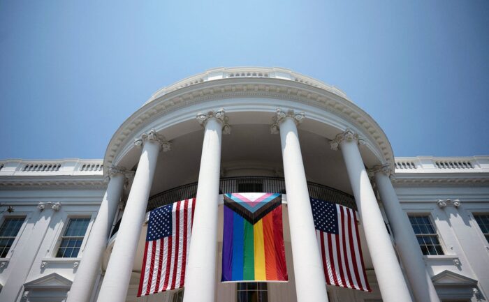 L’administrateur de Biden renforce la protection des soins de santé pour les Américains LGBTQ+