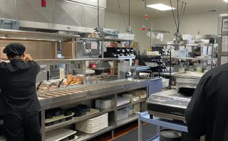 Nourrir les patients : à l'intérieur de l'opération culinaire Tri-Valley de Stanford Health Care