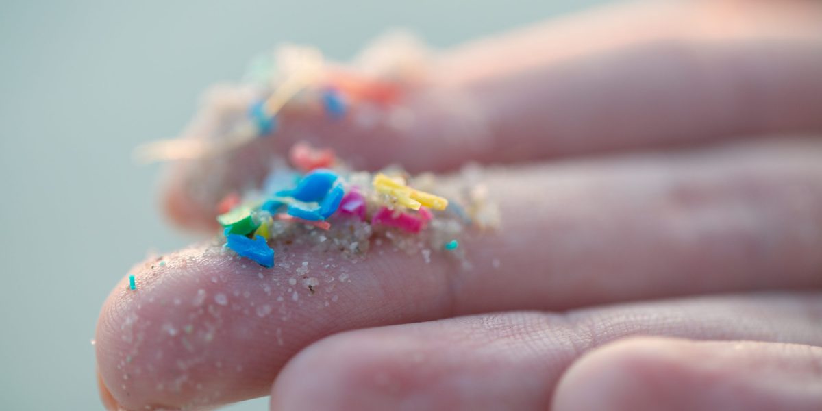 Les microplastiques nuisent à notre santé.  Voici comment réduire votre risque