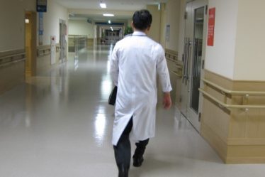 Les Smokejumpers du secteur de la santé : combler des lacunes cliniques critiques avec des médecins contractuels indépendants