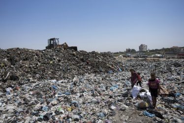 Dans la bande de Gaza en proie à la rage, les Palestiniens sont encerclés par les eaux usées et les ordures