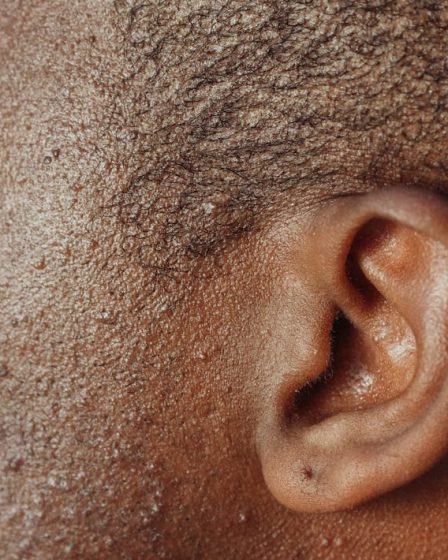 Explorer le lien entre la perte auditive et la santé mentale