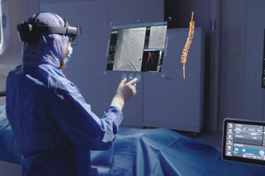 GE HealthCare et MediView annoncent la première installation et utilisation clinique au monde d'une suite interventionnelle de réalité augmentée visant à transformer la pratique de la radiologie interventionnelle |  Entreprise