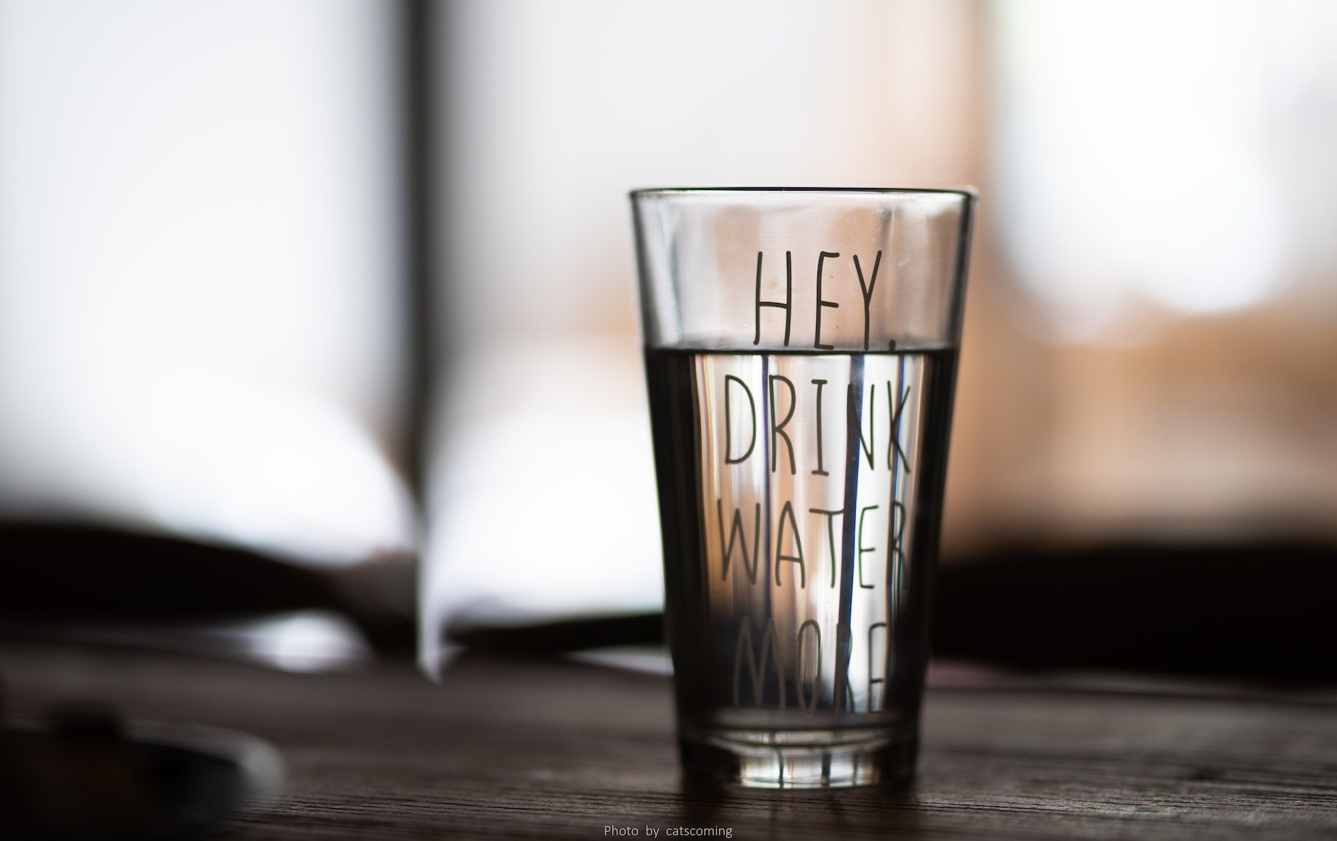 Hydrate to avoid dry lips.  (Photo via Pexels/Chats Coming Soon)