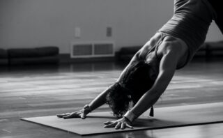 Comment développer votre force avec votre pratique du yoga – Coupe quotidienne de yoga